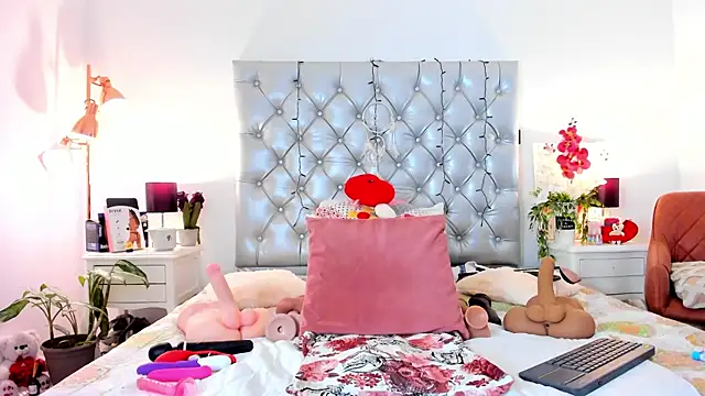 Snapshot of Anaa_Bellaa chatting on 12.07.24 Anaa Bellaa online show from 12.07.24