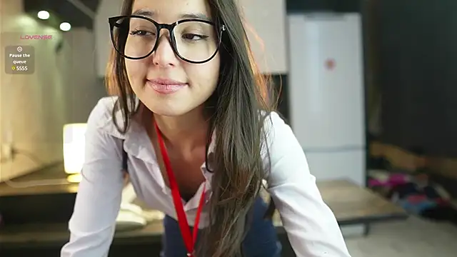 Snapshot of mary_shiota chatting on 12.21.24 mary shiota online show from 12.21.24