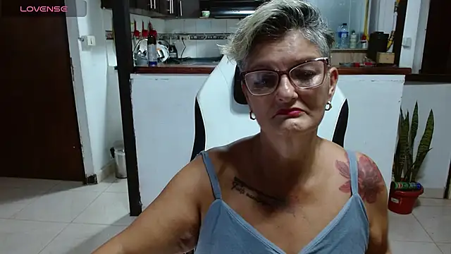 bety-cum2 online show from 06.25.26