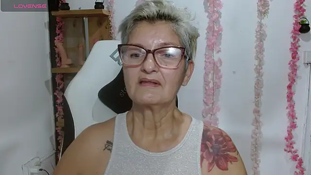 bety-cum2 online show from 08.10.26