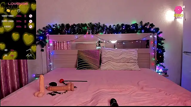 Snapshot of Leila_Sweetie chatting on 12.21.24 Leila Sweetie online show from 12.21.24