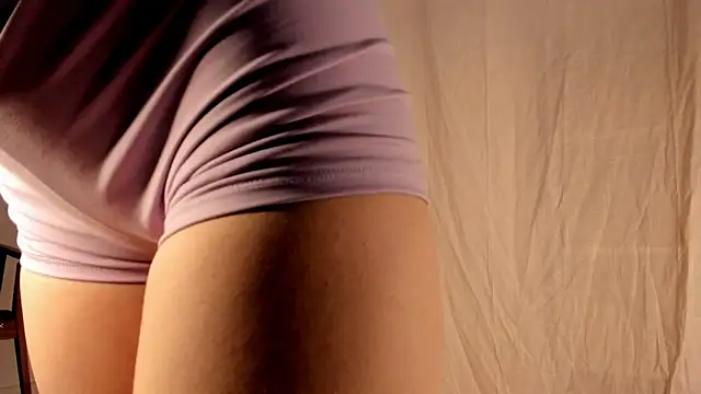 Snapshot of hee_jeen chatting on 02.07.25 hee jeen online show from 02.07.25