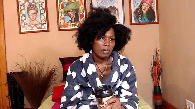 Snapshot of ebonyassbest4u chatting on 02.19.25 ebonyassbest4u online show from 02.19.25