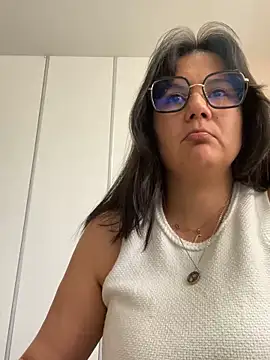 SWEETLILY18 online show from 02.18.25