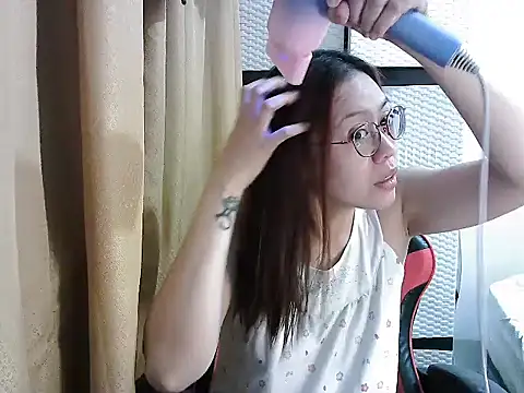 crizzybel online show from 10.13.25