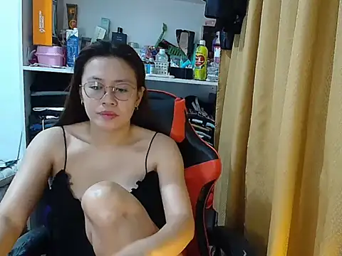 Snapshot of crizzybel chatting on 02.04.26 crizzybel online show from 02.04.26