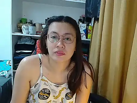 Snapshot of crizzybel chatting on 02.13.26 crizzybel online show from 02.13.26