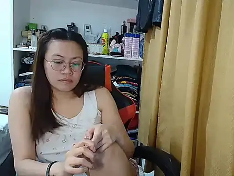 Snapshot of crizzybel chatting on 02.23.26 crizzybel online show from 02.23.26