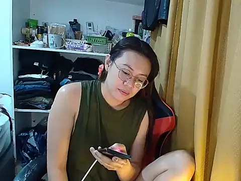 Snapshot of crizzybel chatting on 02.28.26 crizzybel online show from 02.28.26