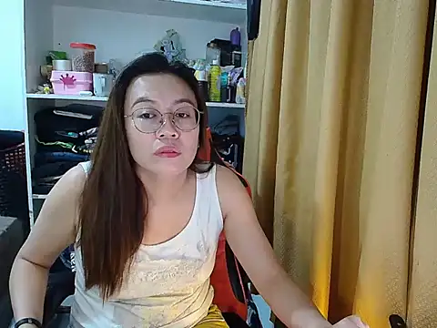 Snapshot of crizzybel chatting on 03.21.26 crizzybel online show from 03.21.26