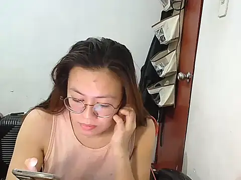 Snapshot of crizzybel chatting on 05.19.26 crizzybel online show from 05.19.26