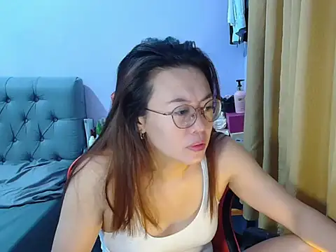 Snapshot of crizzybel chatting on 06.16.26 crizzybel online show from 06.16.26
