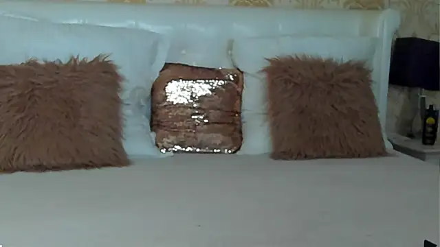 Snapshot of GiannaElliss chatting on 12.18.24 GiannaElliss online show from 12.18.24