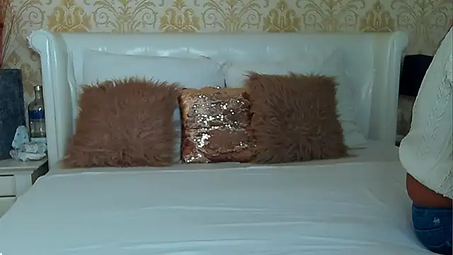 Snapshot of GiannaElliss chatting on 12.29.24 GiannaElliss online show from 12.29.24