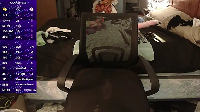 Snapshot of kinkywolf429 chatting on 09.28.25 kinkywolf429 online show from 09.28.25