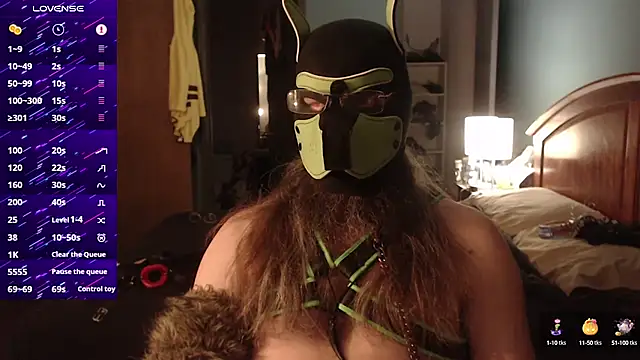 Snapshot of kinkywolf429 chatting on 10.13.25 kinkywolf429 online show from 10.13.25