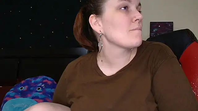 Snapshot of ToxicLilly chatting on 11.25.25 ToxicLilly online show from 11.25.25