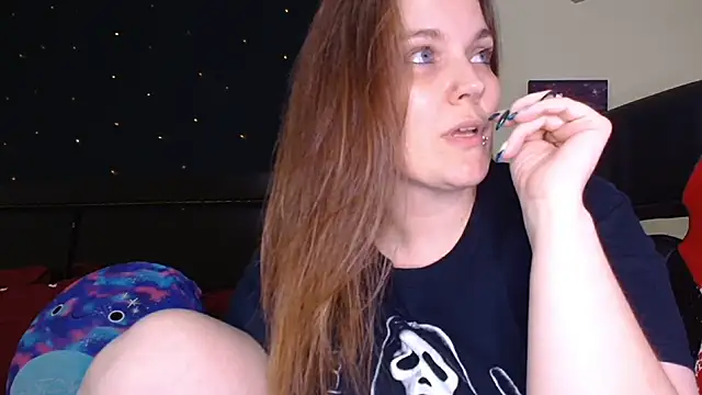 Snapshot of ToxicLilly chatting on 01.07.26 ToxicLilly online show from 01.07.26