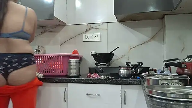 Zoya Varma004 online show from 02.05.25