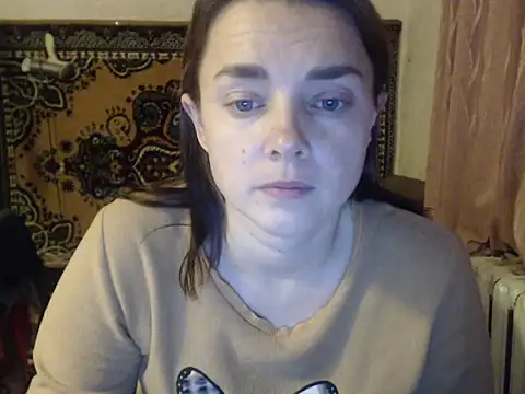 Snapshot of AlisaLaDiva chatting on 11.04.25 AlisaLaDiva online show from 11.04.25
