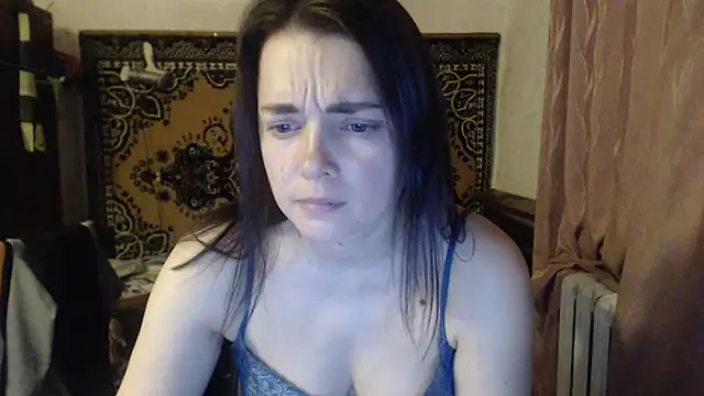 Snapshot of AlisaLaDiva chatting on 04.19.26 AlisaLaDiva online show from 04.19.26