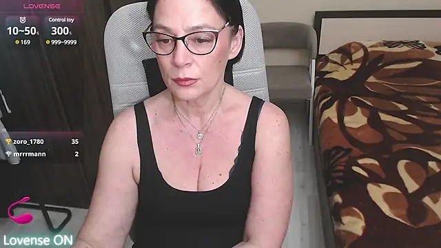 Snapshot of BelovedLady chatting on 02.10.25 BelovedLady online show from 02.10.25