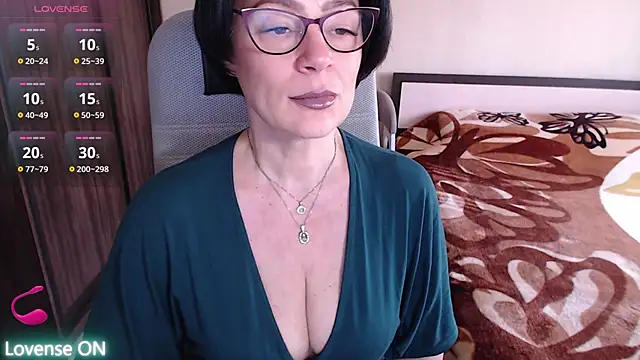 Snapshot of BelovedLady chatting on 02.24.25 BelovedLady online show from 02.24.25