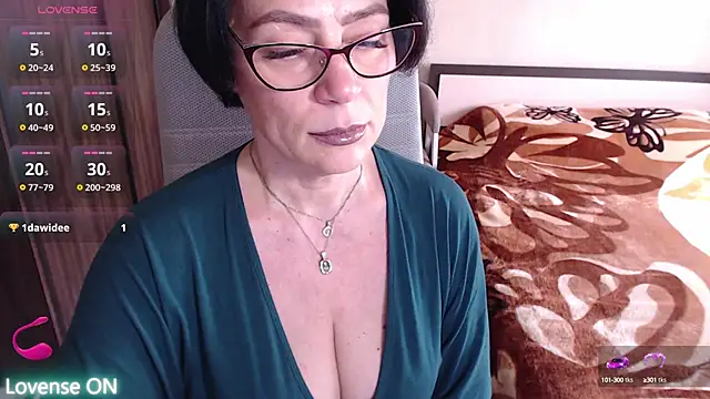 Snapshot of BelovedLady chatting on 02.24.25 BelovedLady online show from 02.24.25