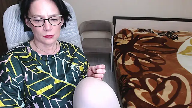Snapshot of BelovedLady chatting on 03.07.25 BelovedLady online show from 03.07.25