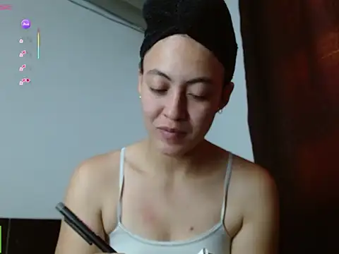 Olivia Bright online show from 05.06.26