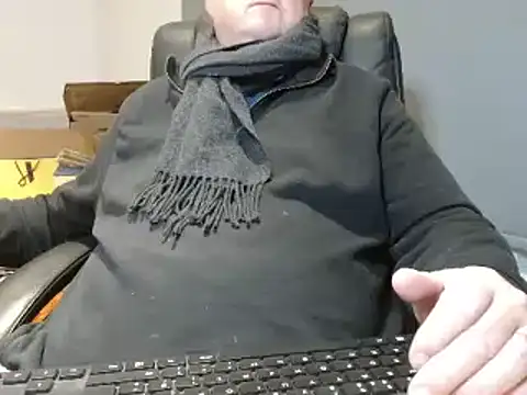 Snapshot of bigbadjon69 chatting on 12.29.24 bigbadjon69 online show from 12.29.24