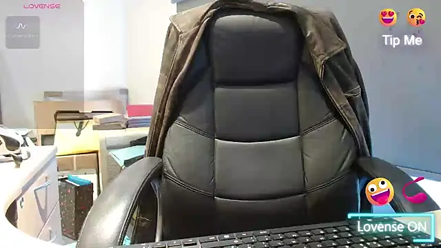 Snapshot of bigbadjon69 chatting on 01.27.25 bigbadjon69 online show from 01.27.25