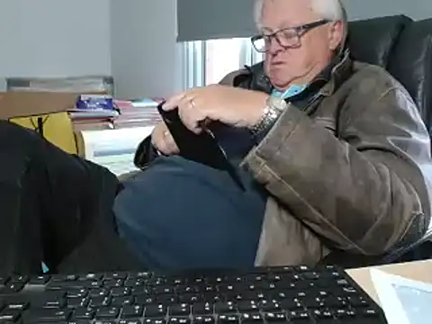 Snapshot of bigbadjon69 chatting on 09.23.25 bigbadjon69 online show from 09.23.25