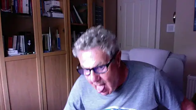 Snapshot of Oldpistolpete chatting on 06.02.26 Oldpistolpete online show from 06.02.26