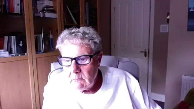 Snapshot of Oldpistolpete chatting on 06.06.26 Oldpistolpete online show from 06.06.26