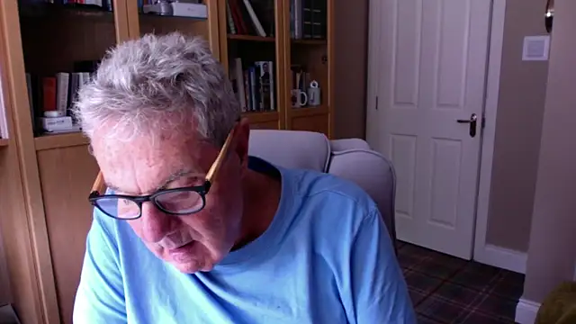 Snapshot of Oldpistolpete chatting on 06.13.26 Oldpistolpete online show from 06.13.26