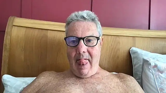 Snapshot of Oldpistolpete chatting on 06.14.26 Oldpistolpete online show from 06.14.26