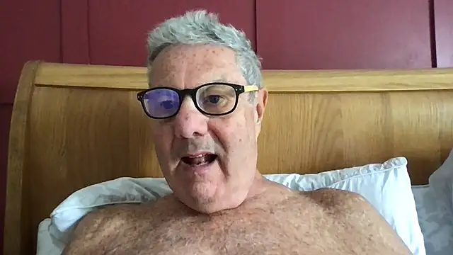 Snapshot of Oldpistolpete chatting on 06.18.26 Oldpistolpete online show from 06.18.26