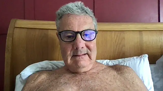 Snapshot of Oldpistolpete chatting on 06.18.26 Oldpistolpete online show from 06.18.26