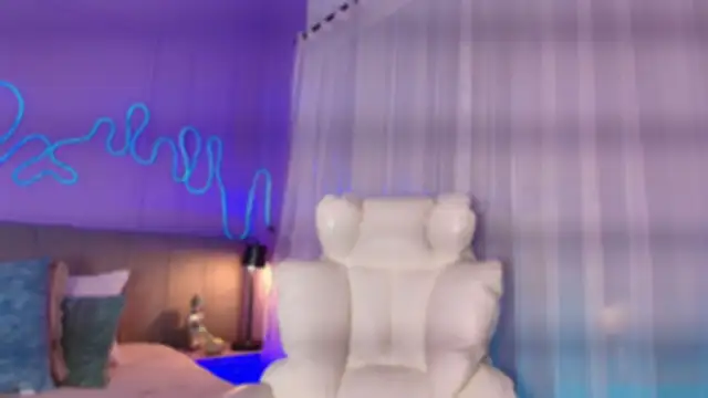 Snapshot of Sofly_s chatting on 05.06.26 Sofly s online show from 05.06.26