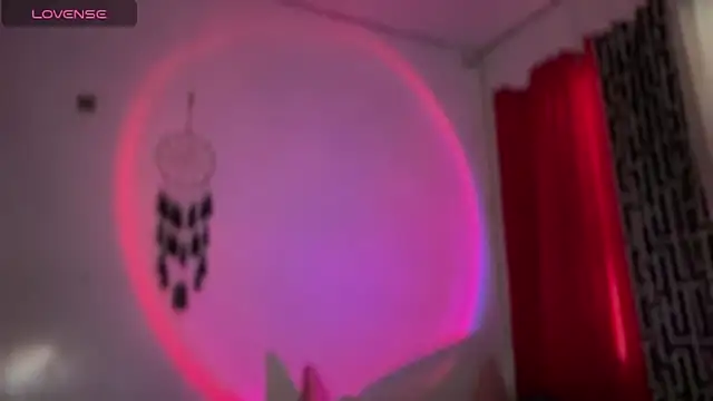 Snapshot of cockprincess_diannaxx chatting on 11.26.25 cockprincess diannaxx online show from 11.26.25