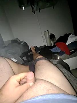 Snapshot of Paul10112 chatting on 11.10.25 Paul10112 online show from 11.10.25