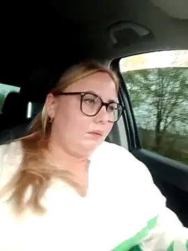 Snapshot of Robyn_Lea chatting on 11.08.25 Robyn Lea online show from 11.08.25