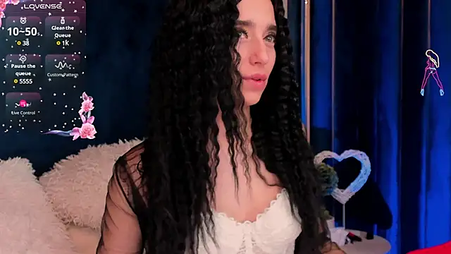 Snapshot of VanessaAngel chatting on 01.25.25 VanessaAngel online show from 01.25.25