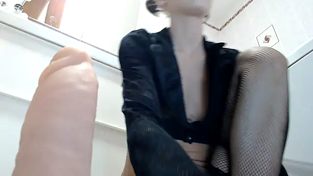 Snapshot of Crazy_team_ chatting on 01.03.25 Crazy team online show from 01.03.25