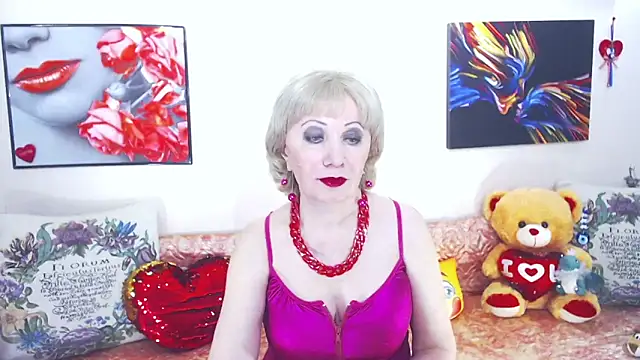 Snapshot of sexualxcharm chatting on 11.11.25 sexualxcharm online show from 11.11.25