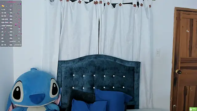 Snapshot of Bianka_olivetto021 chatting on 10.30.25 Bianka olivetto021 online show from 10.30.25