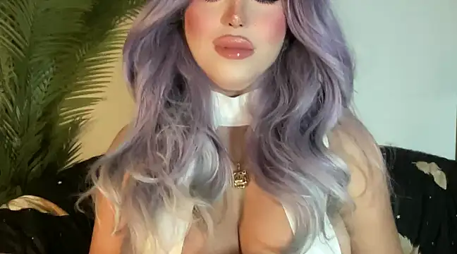 Snapshot of BigDominaMia chatting on 01.27.25 BigDominaMia online show from 01.27.25