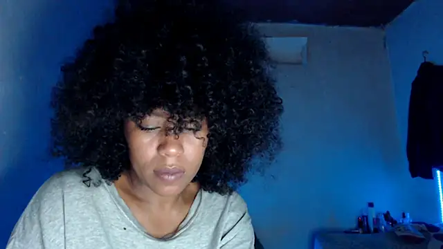 Snapshot of cherry_cleou chatting on 01.09.25 cherry cleou online show from 01.09.25