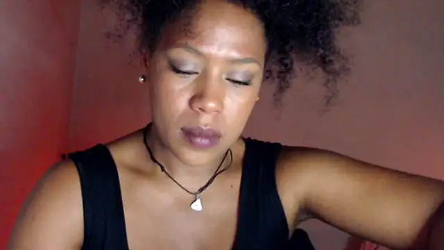 Snapshot of cherry_cleou chatting on 02.05.25 cherry cleou online show from 02.05.25